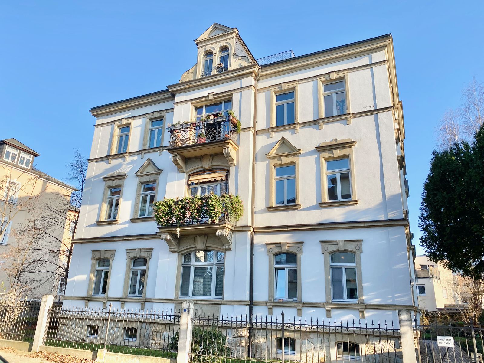 Gründerzeit-Mehrfamilienhaus in Radebeul – Bild 1